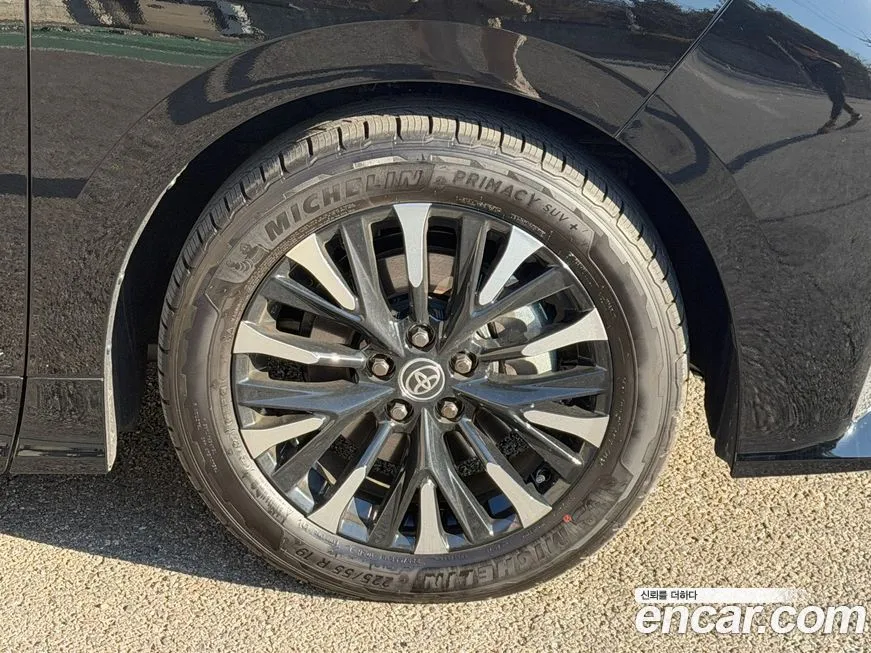 Toyota Alphard — фото 10