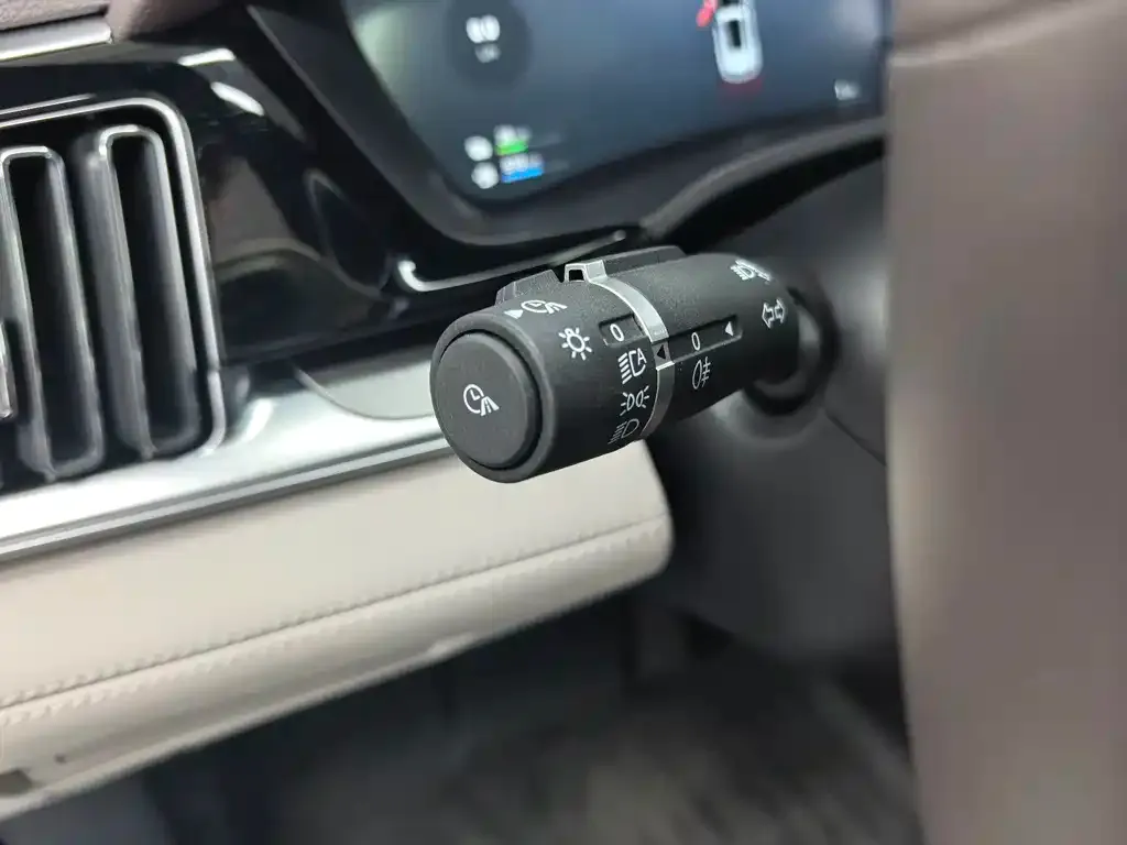 BYD PLUS New Energy — фото 3