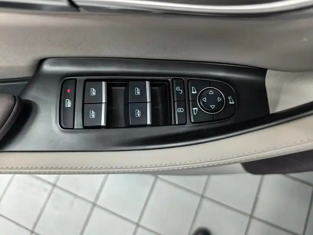 BYD PLUS New Energy — фото 6