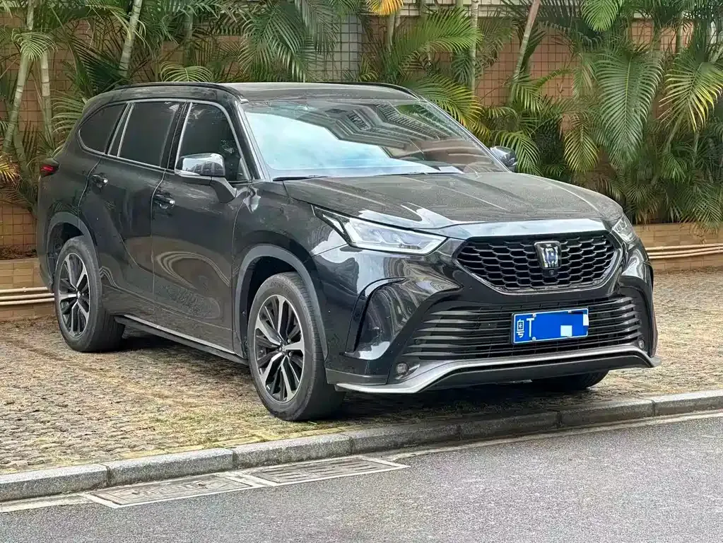Toyota Crown Kluger 2023 из CN, фото 2