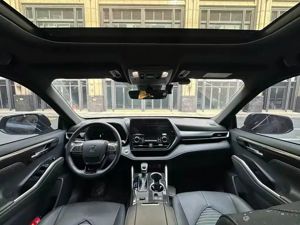 Toyota Crown Kluger 2023 из CN, фото 7