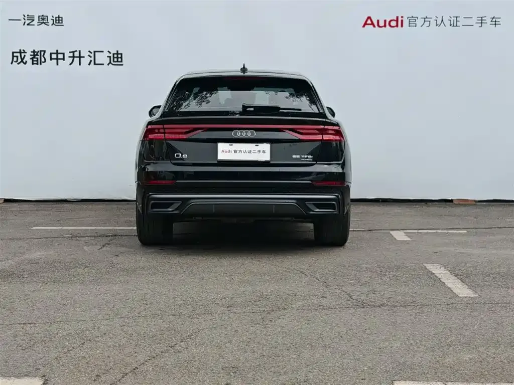 Audi Q8 — фото 6