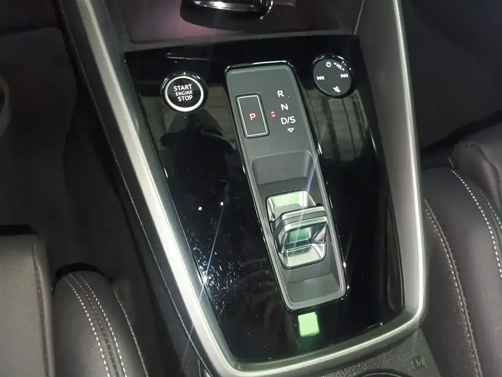 Audi A3 2023 из CN, фото 6