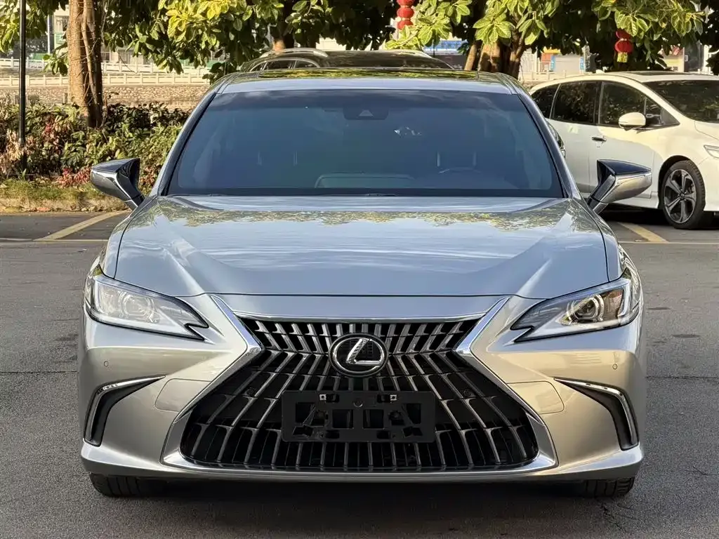 Lexus ES — фото 3