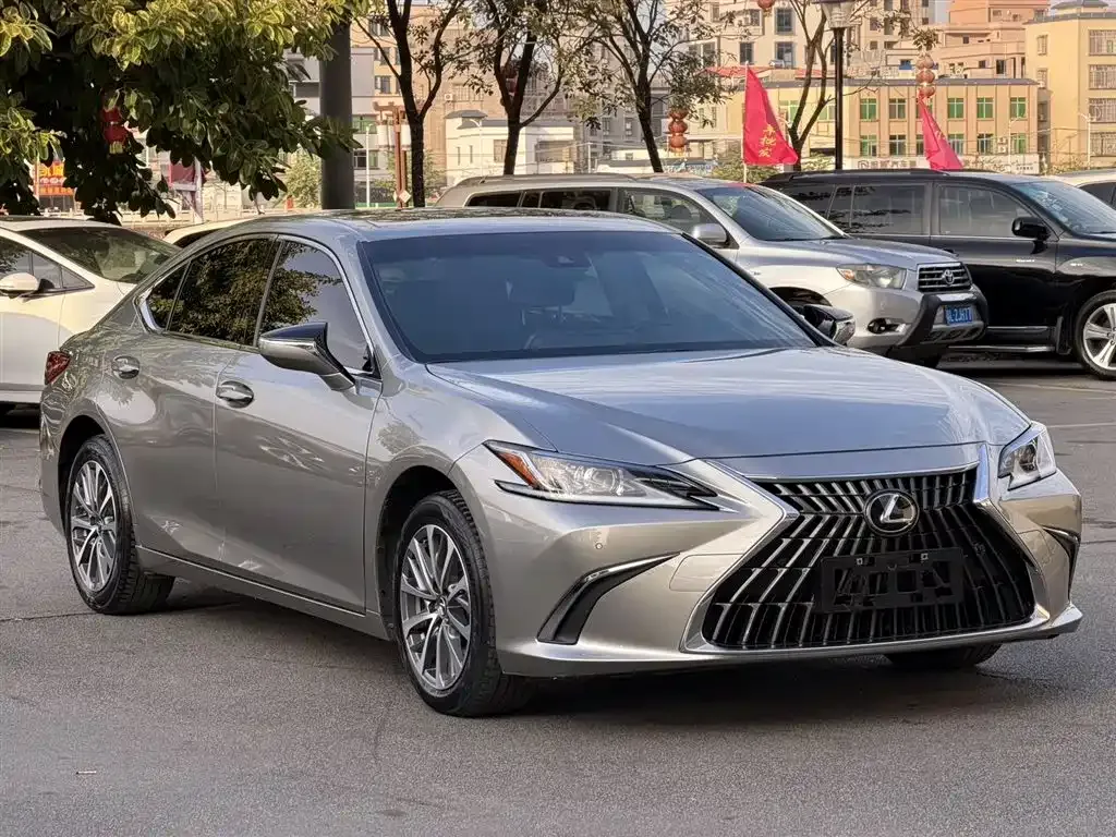 Lexus ES — фото 6