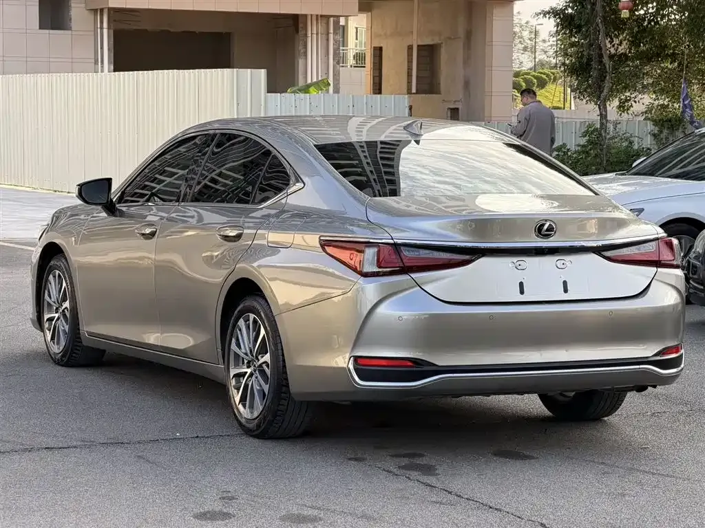 Lexus ES — фото 4