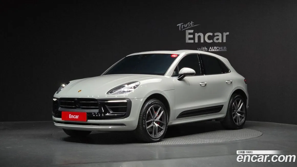 Porsche Macan — фото 1