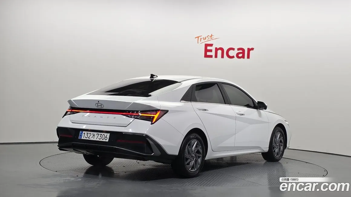 Hyundai AVANTE — фото 2