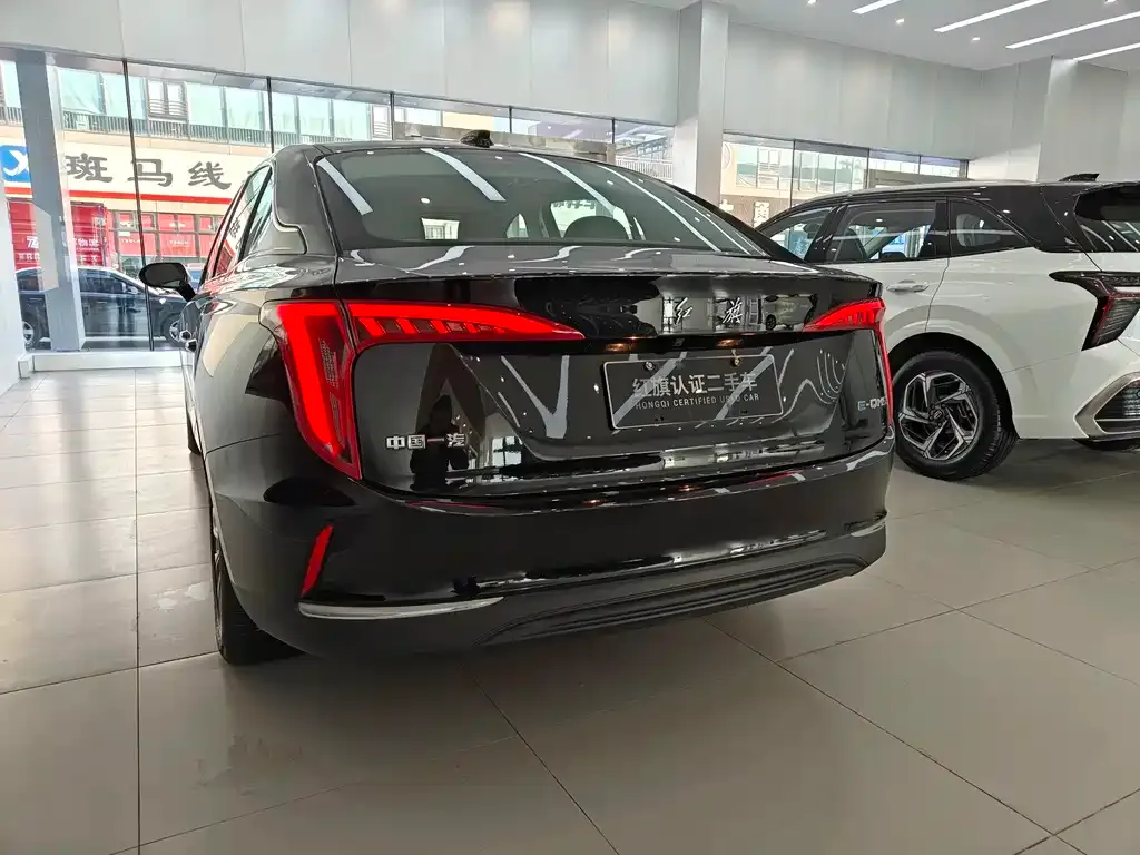 Hongqi E-QM5 — фото 3