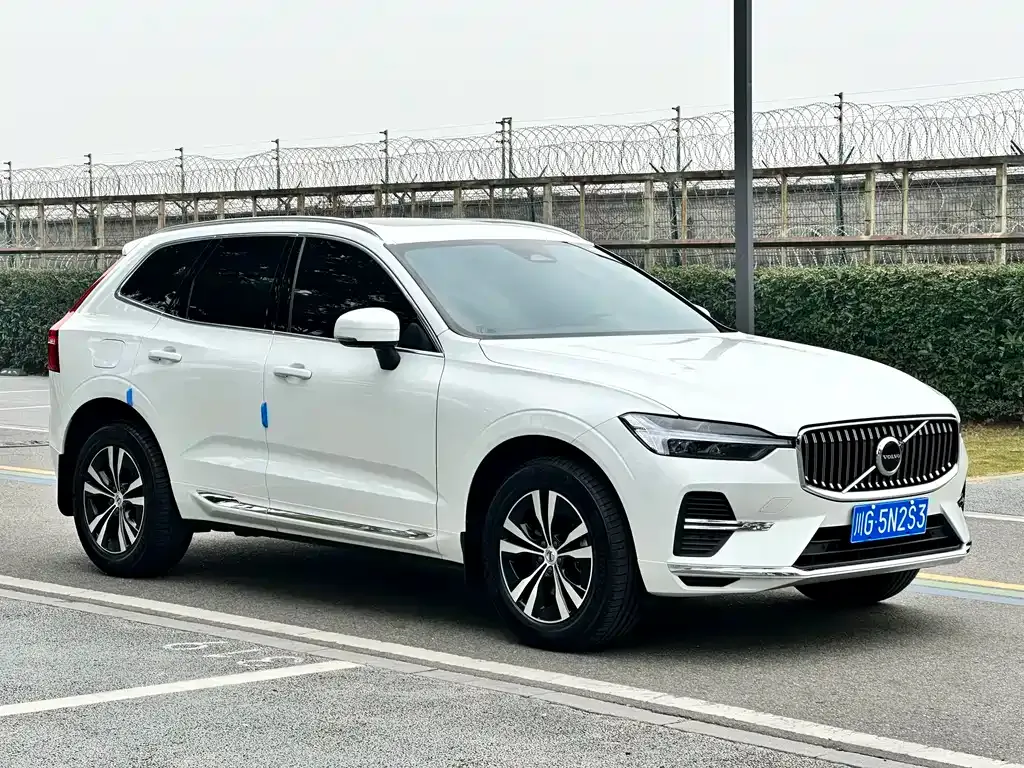 Volvo XC60 — фото 9