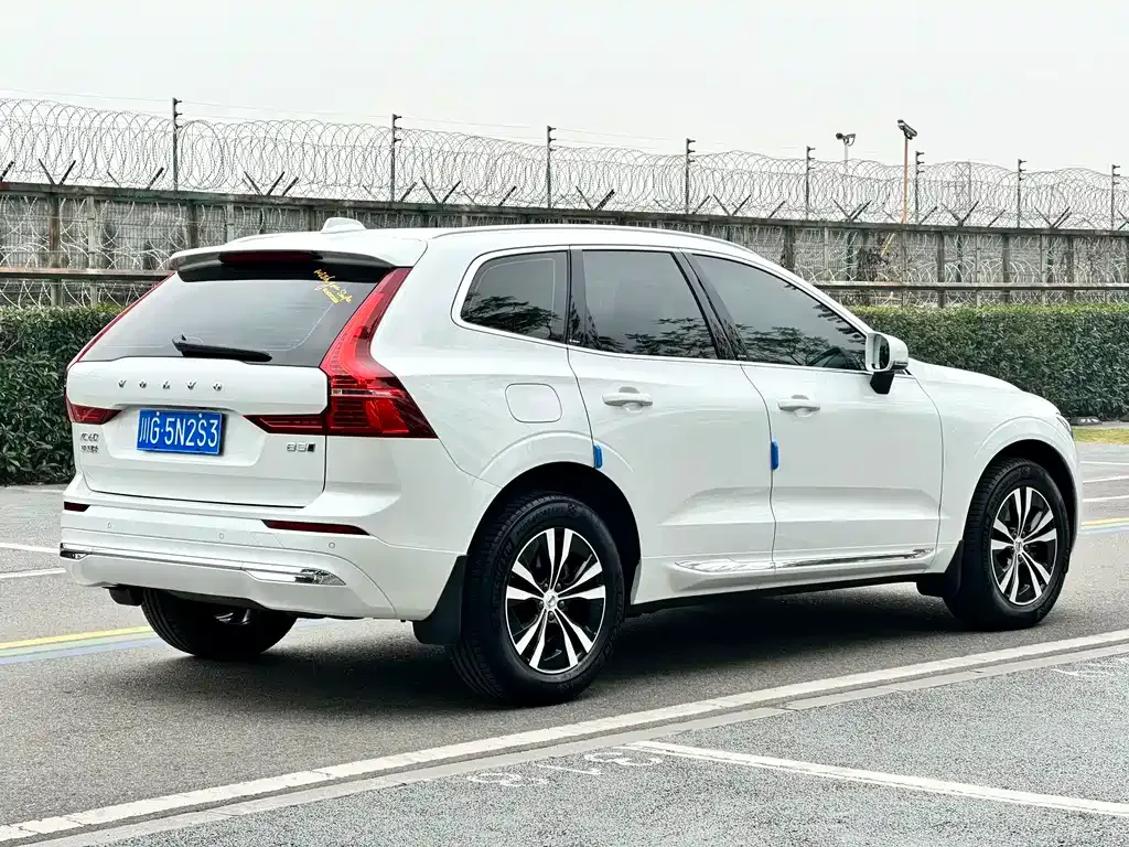 Volvo XC60 — фото 4