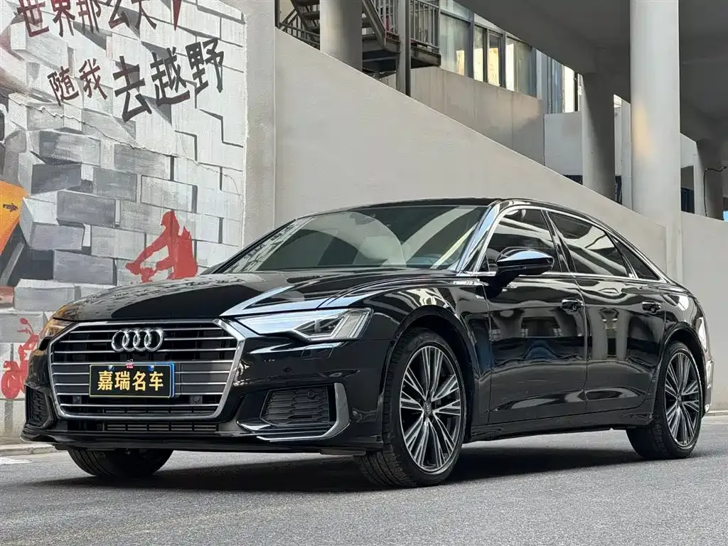 Audi A6L — фото 1