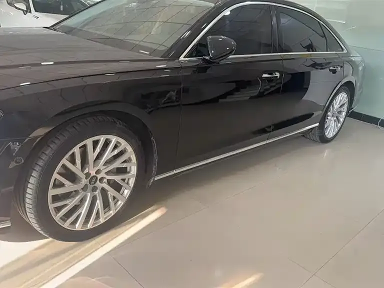 Audi A8 — фото 4