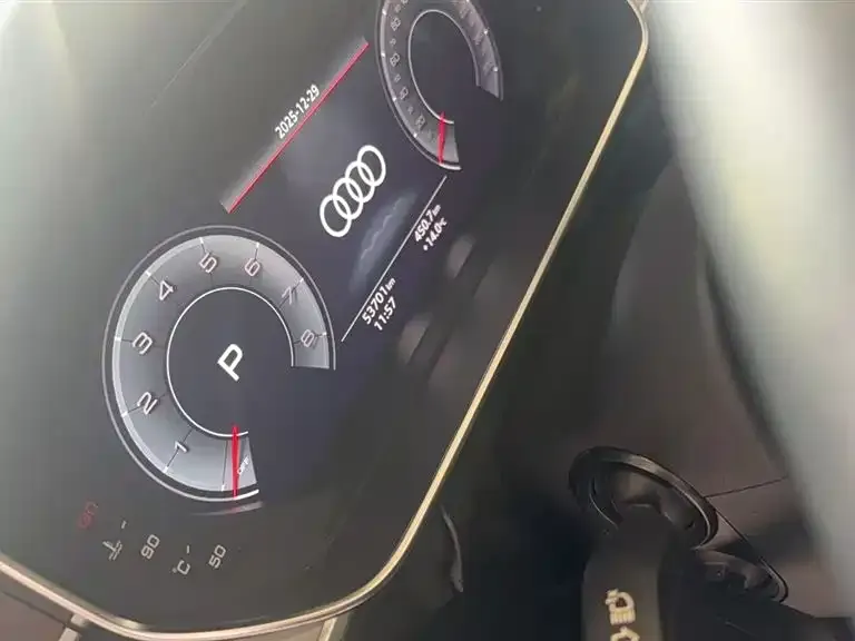 Audi A8 — фото 2