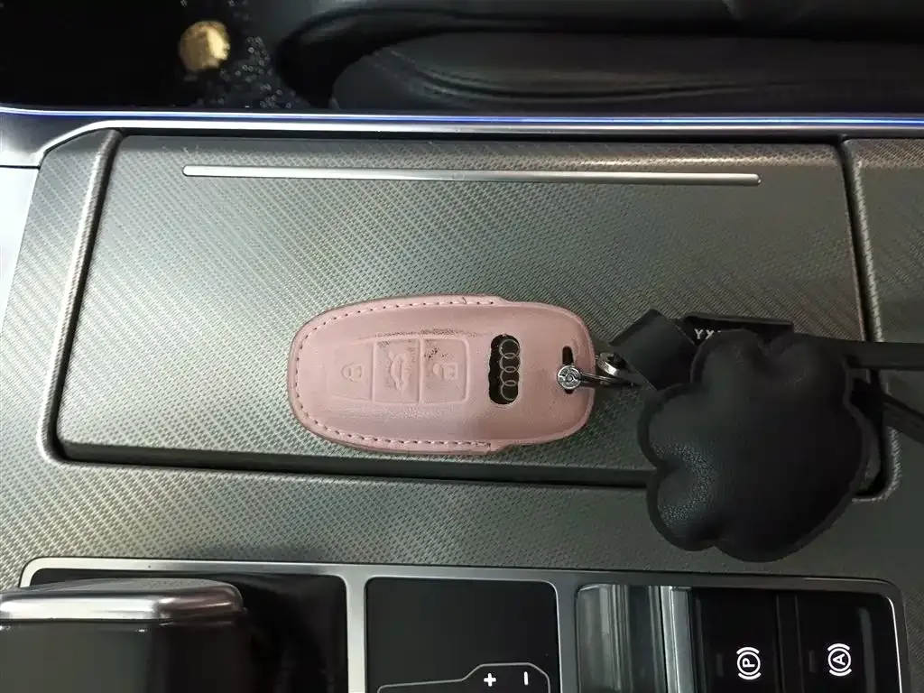Audi A6L 2022 из CN, фото 10