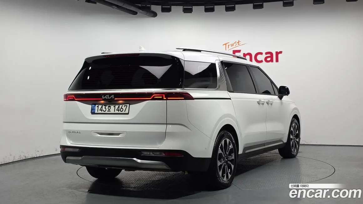 Kia Carnival — фото 10