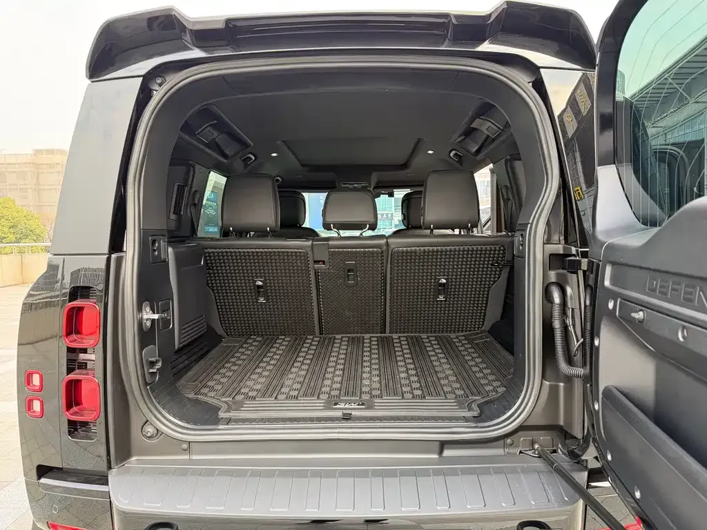 Land Rover Defender — фото 10