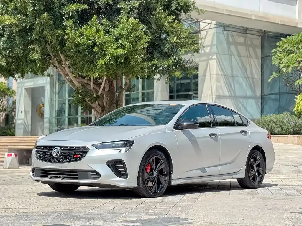 Buick Regal — фото 1