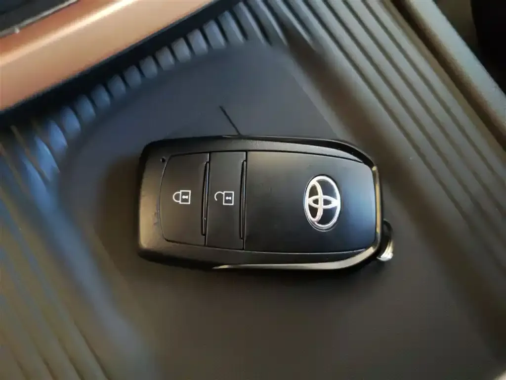 Toyota bZ3 2025 из CN, фото 9