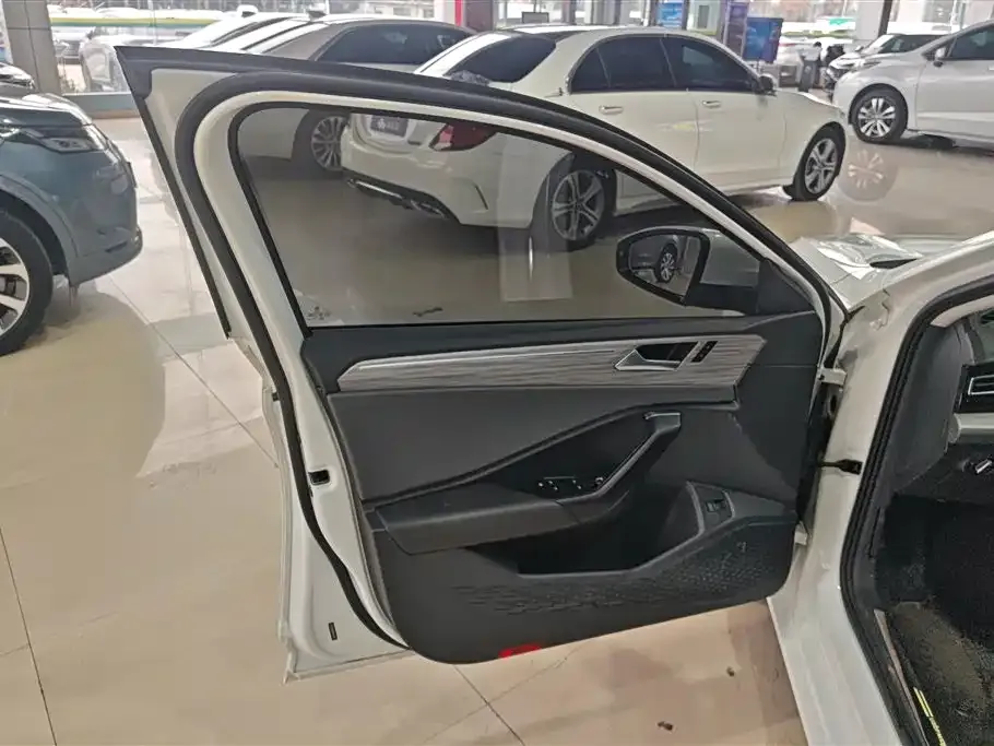 Volkswagen Sagitar 2024 из CN, фото 10