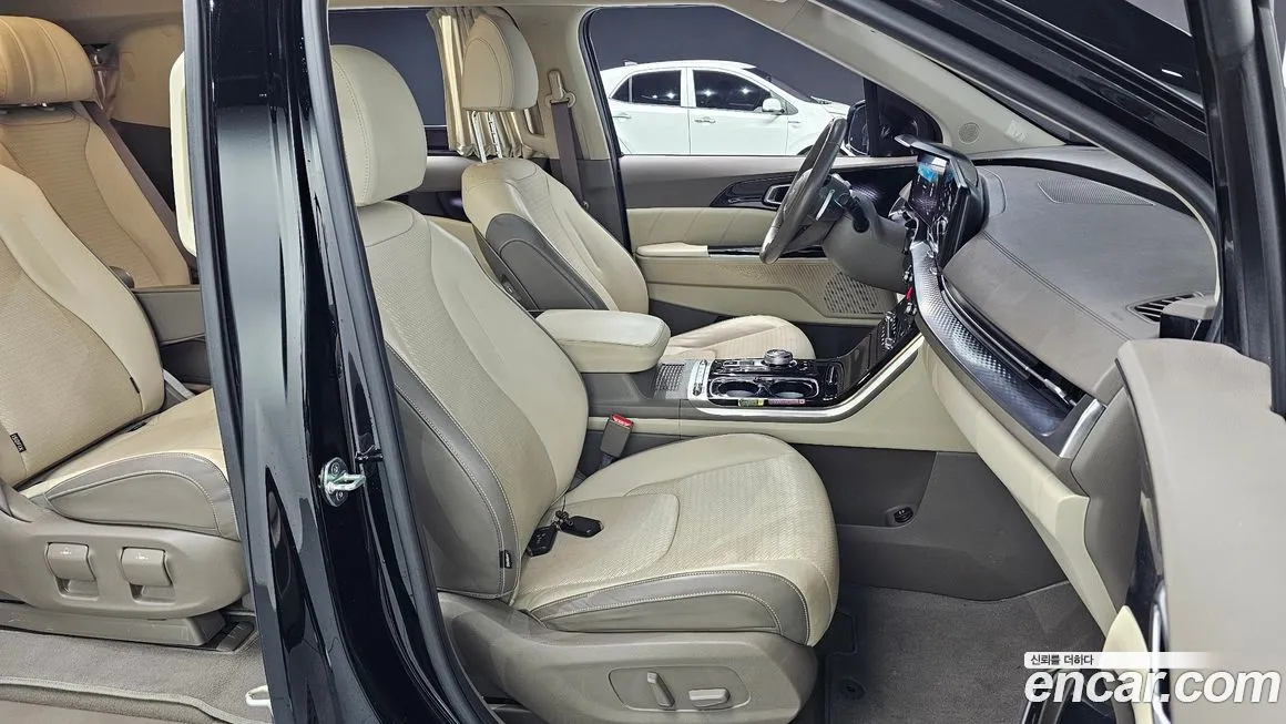 Kia Carnival — фото 10