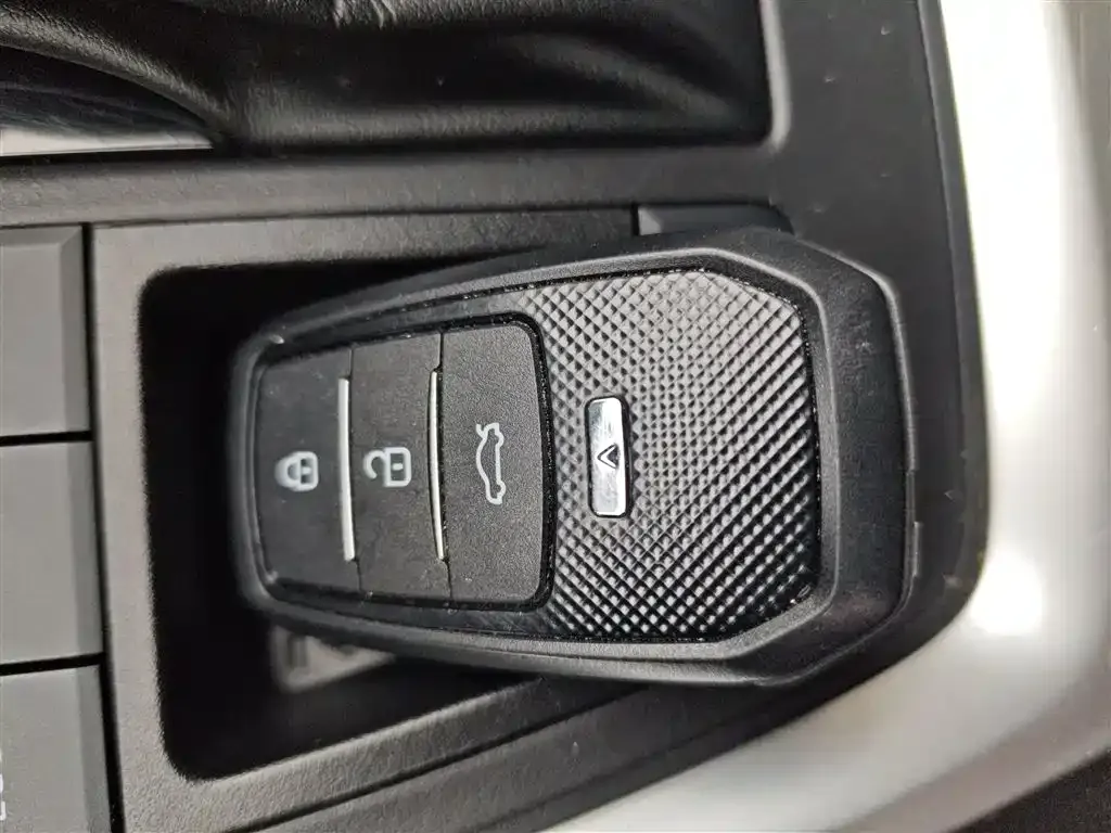 Toyota Wildlander 2022 из CN, фото 6