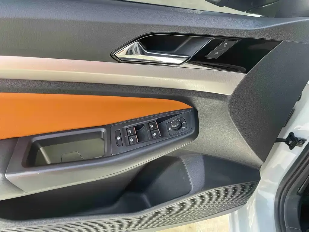Volkswagen Bora 2023 из CN, фото 2