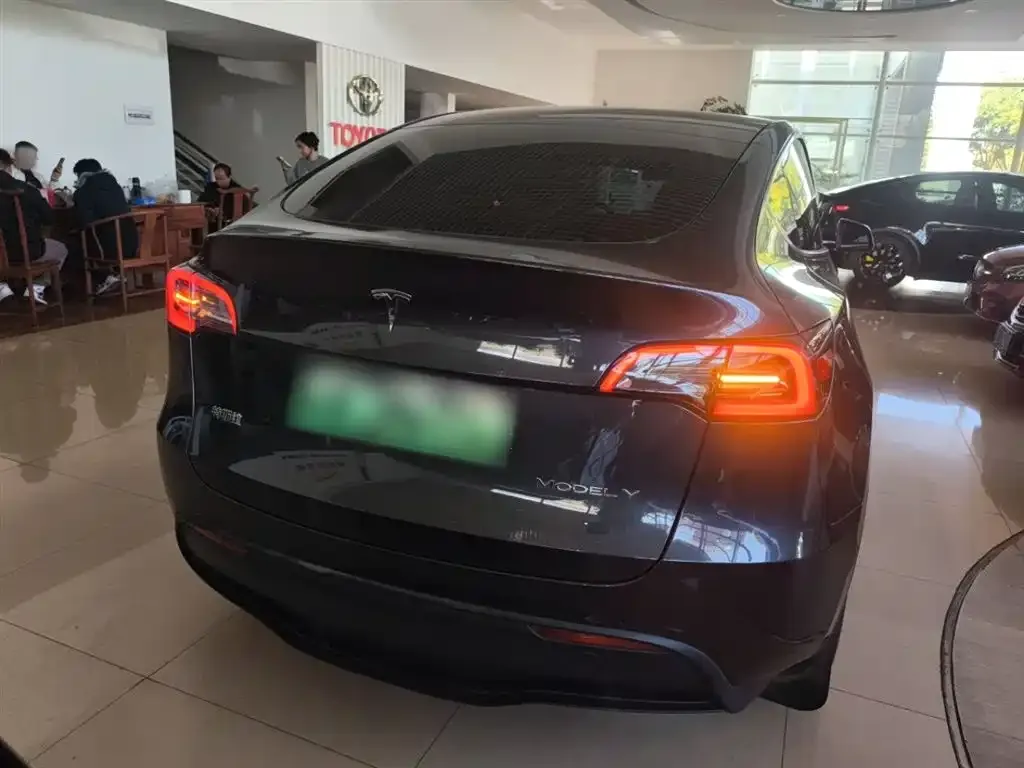 Tesla Model Y 2024 из CN, фото 7