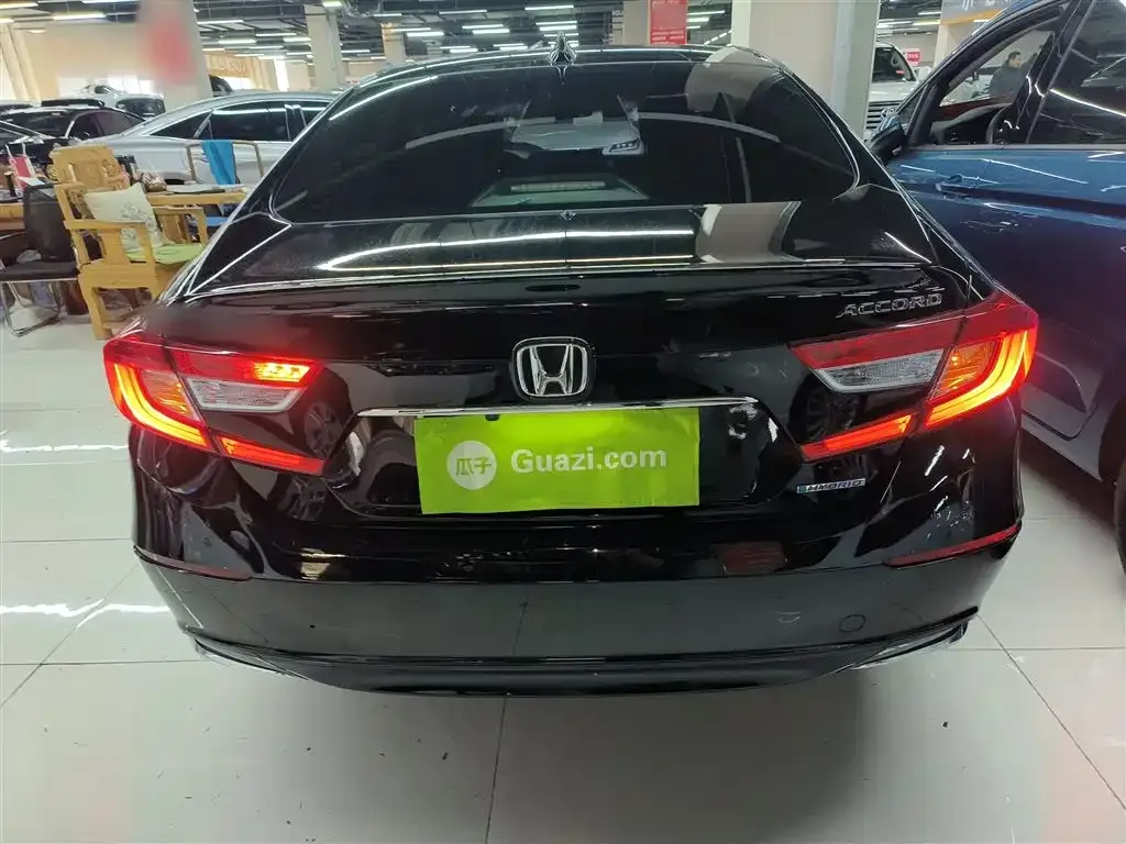 Honda Accord — фото 10