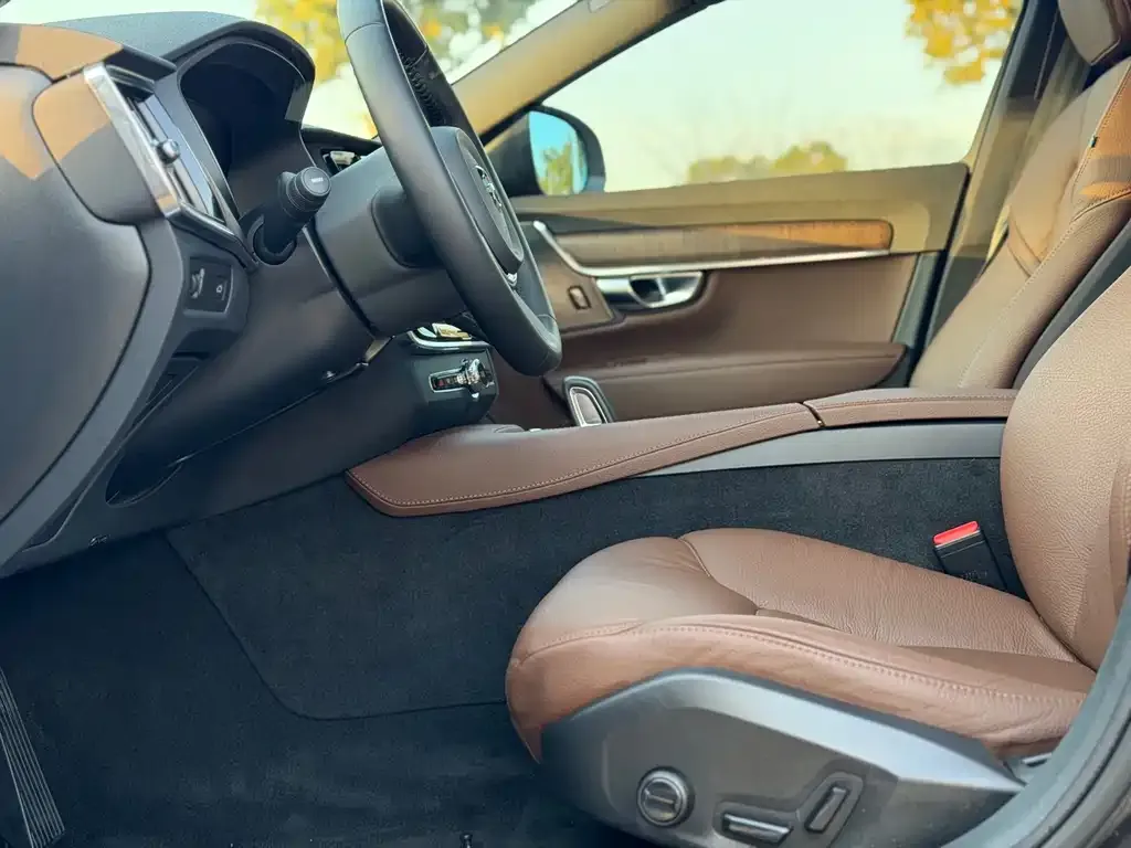 Volvo V90 2021 из CN, фото 4