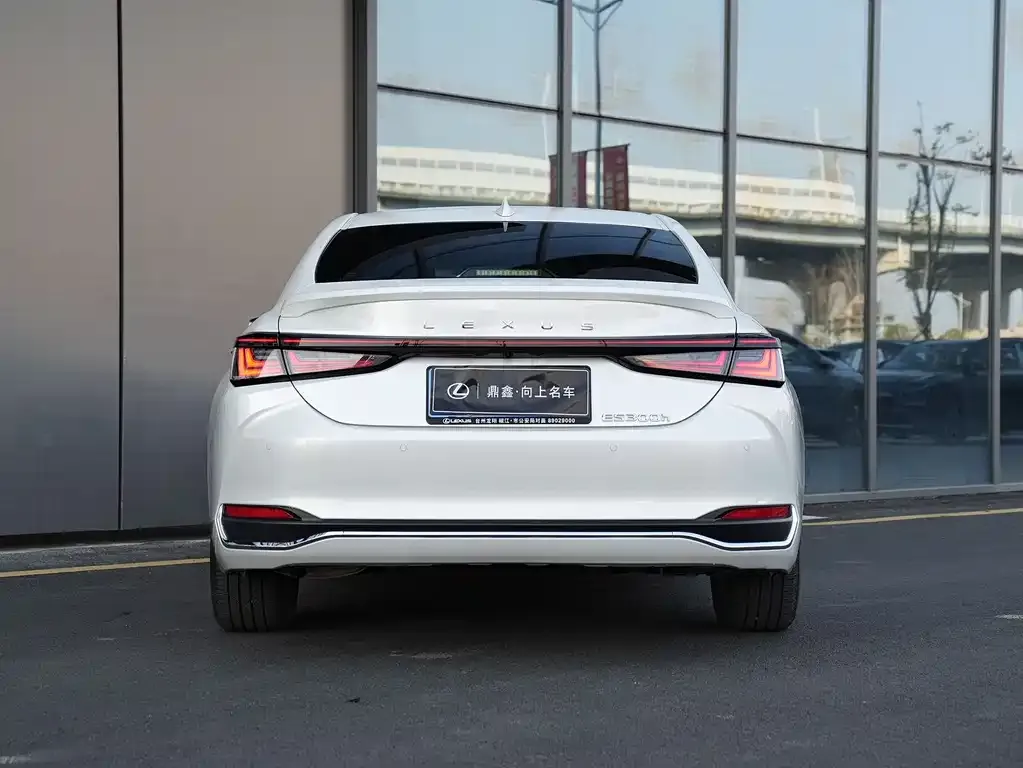 Lexus ES 2025 из CN, фото 8