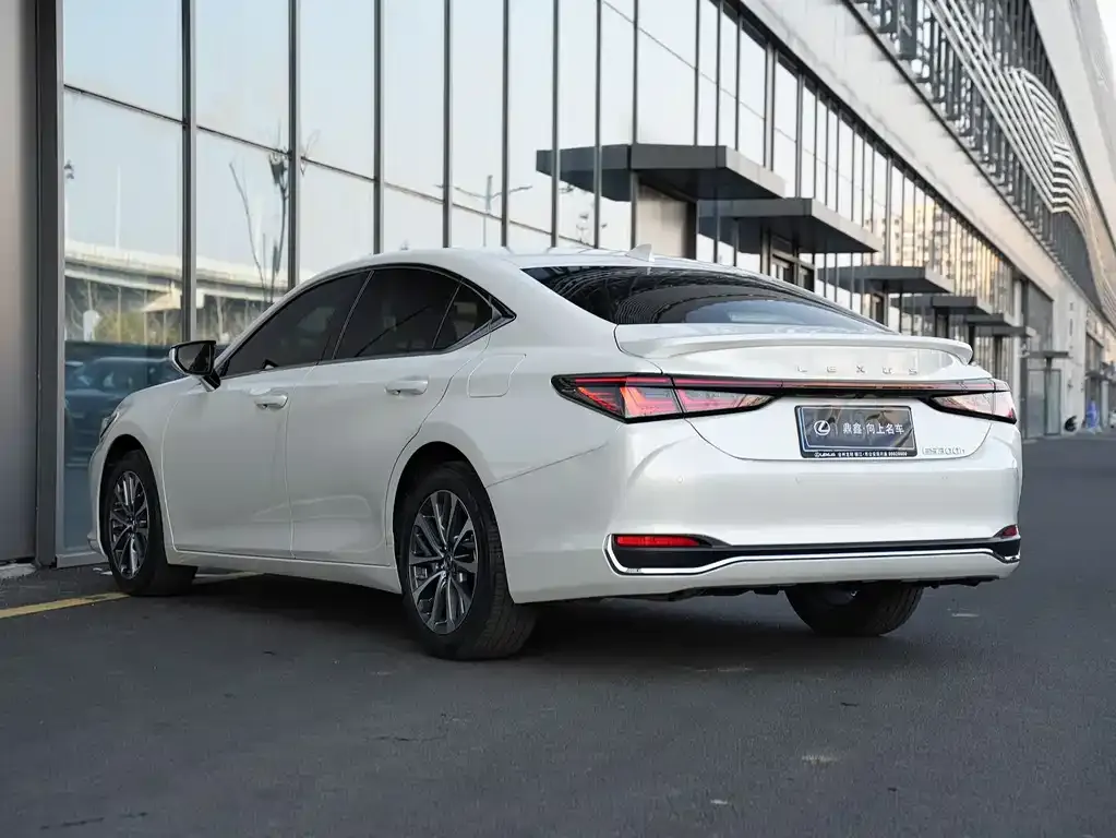 Lexus ES 2025 из CN, фото 4