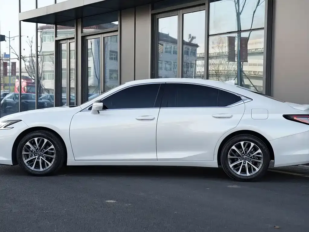 Lexus ES 2025 из CN, фото 7