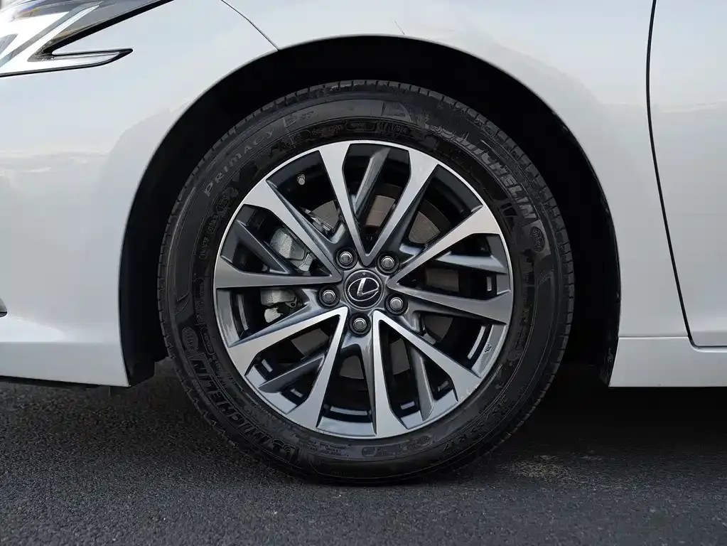 Lexus ES 2025 из CN, фото 3