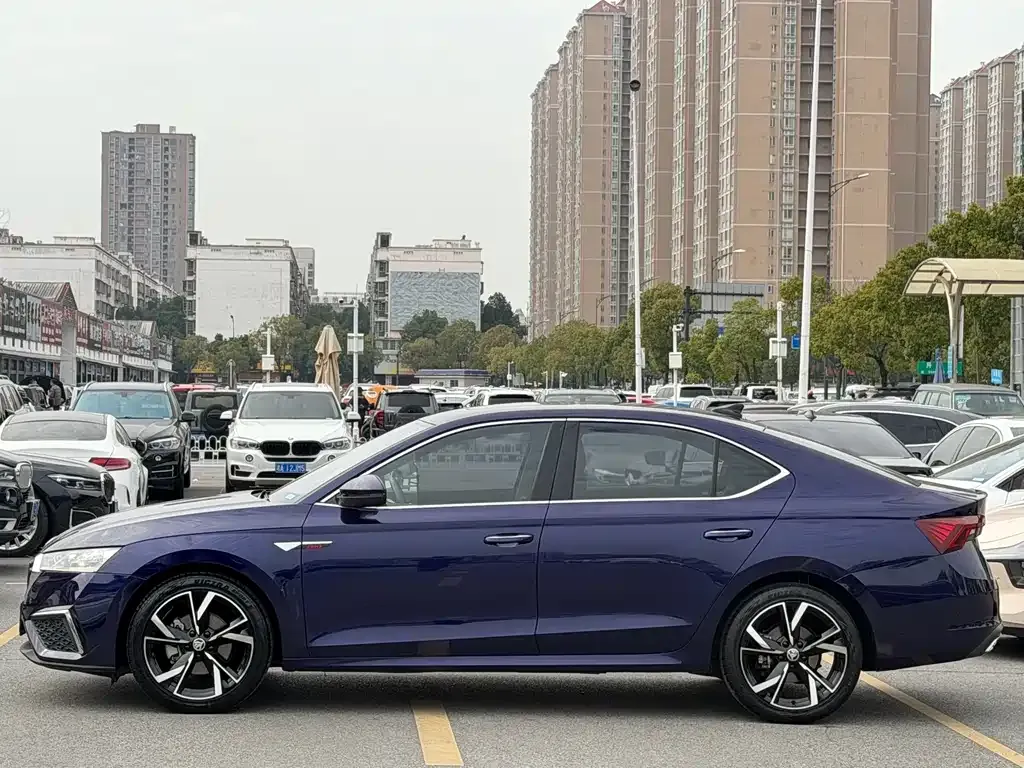 Skoda Octavia — фото 4