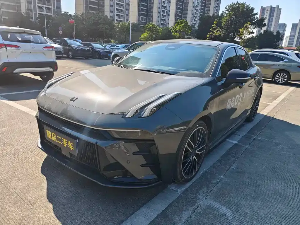 Lynk & Co 03 — фото 1