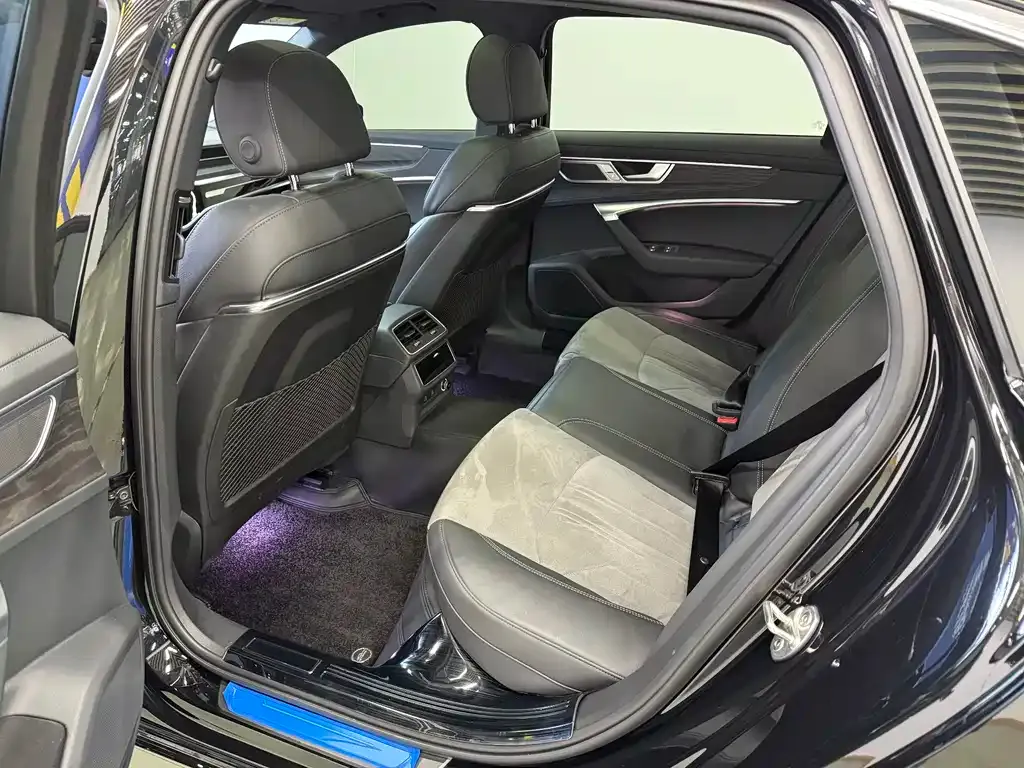Audi A6L 2025 из CN, фото 2