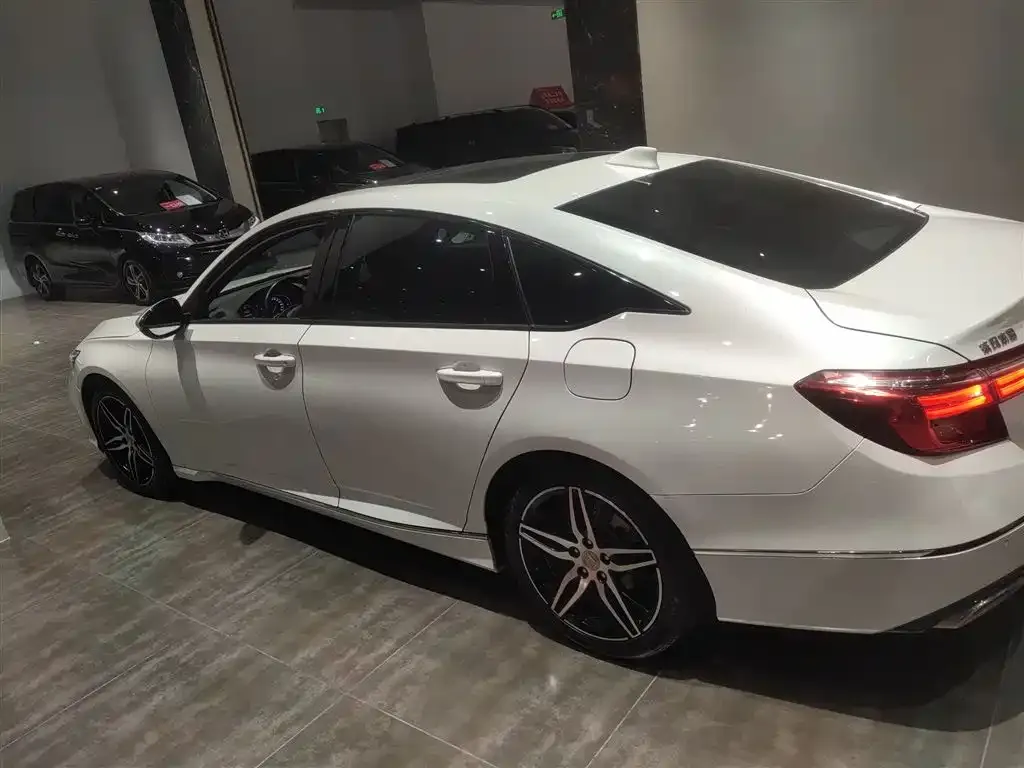 Honda Inspire — фото 10