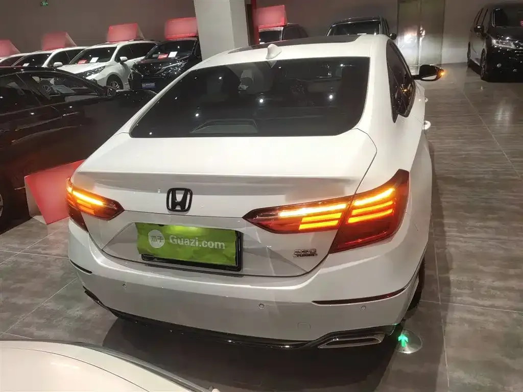 Honda Inspire — фото 6
