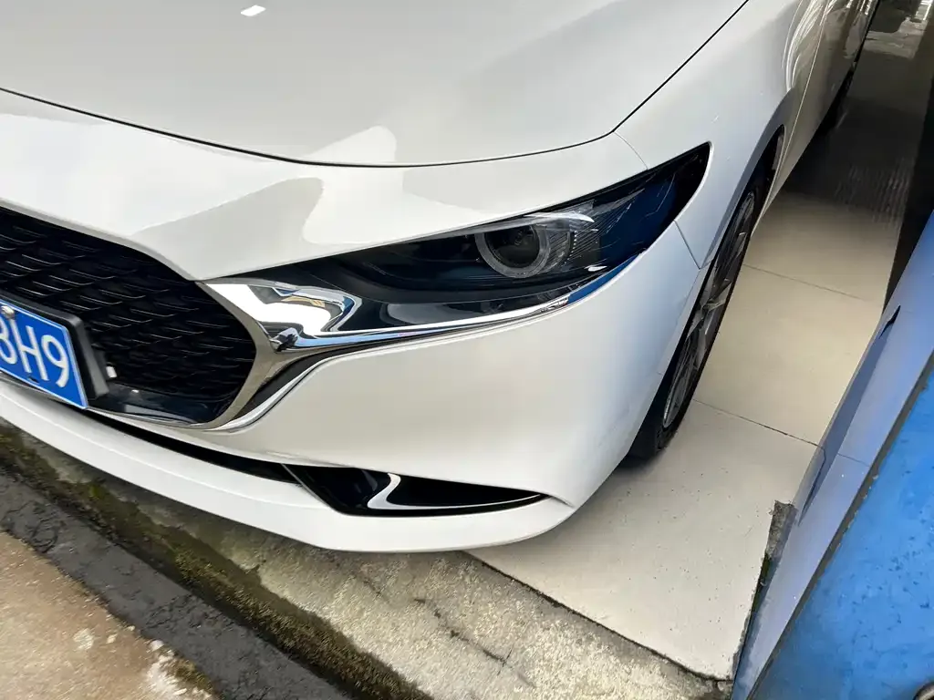 Mazda 3 Axela 2023 из CN, фото 8