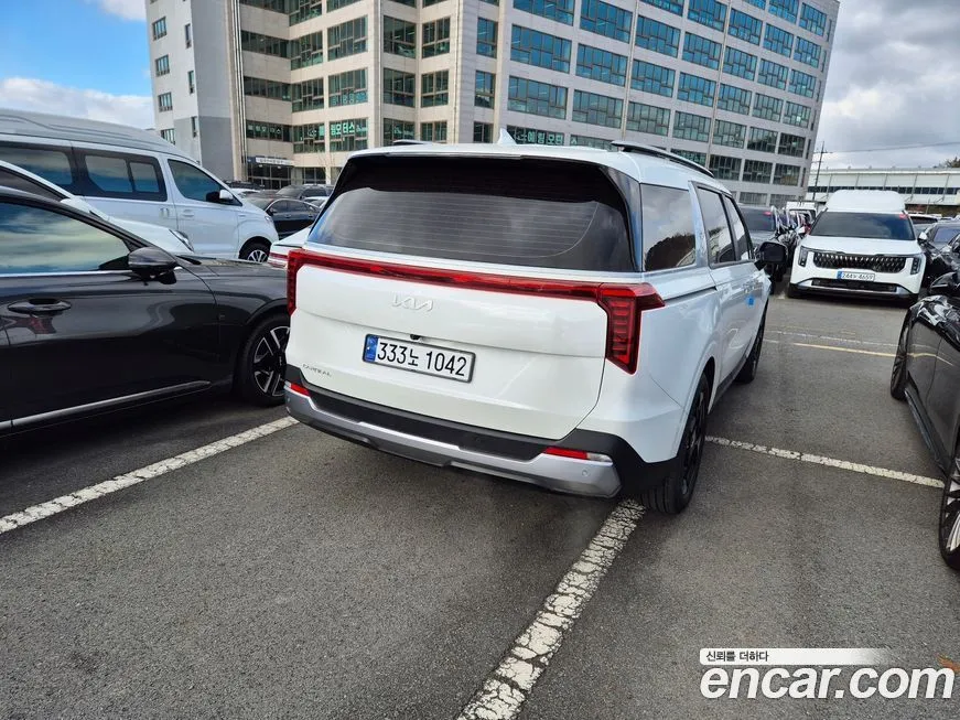 Kia Carnival — фото 10