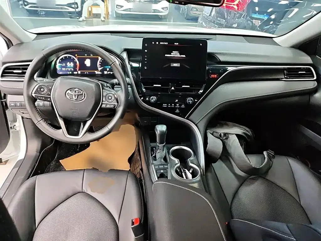 Toyota Camry 2023 из CN, фото 10