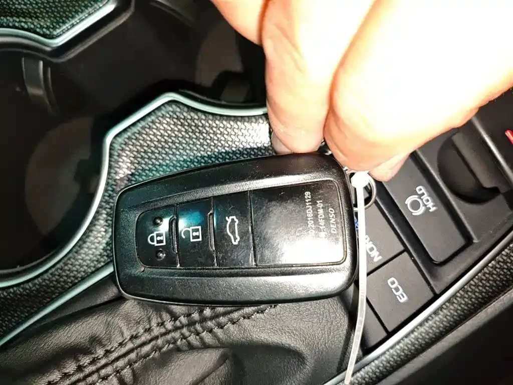 Toyota Camry 2023 из CN, фото 9