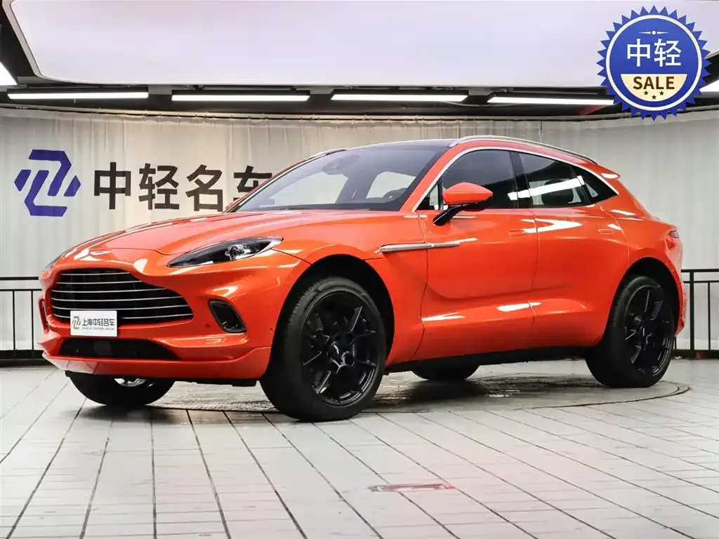 Aston Martin DBX — фото 1