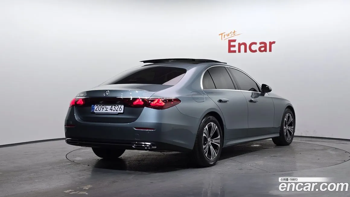 Mercedes-Benz E-Class 2025 из KR, фото 3