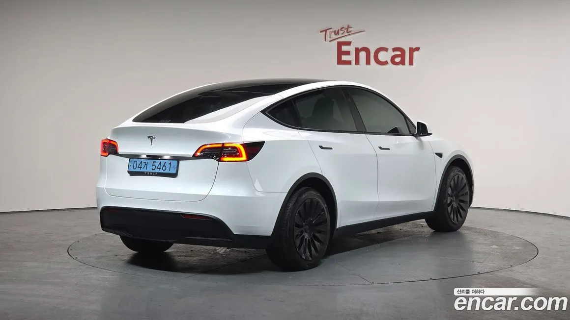Tesla Model Y — фото 3
