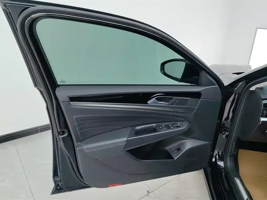 Volkswagen Passat — фото 4