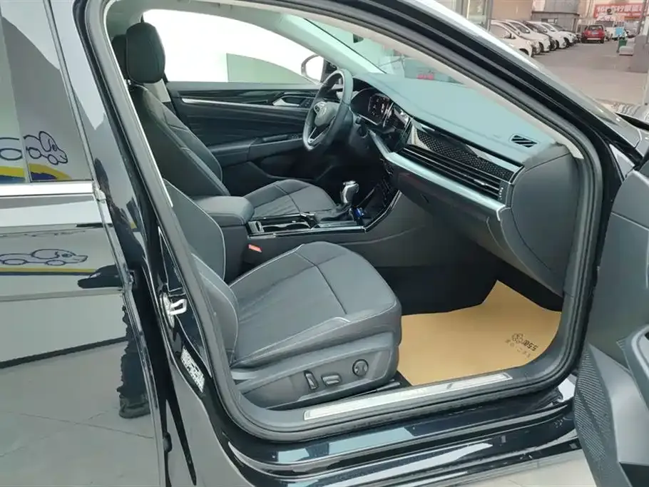 Volkswagen Passat — фото 7