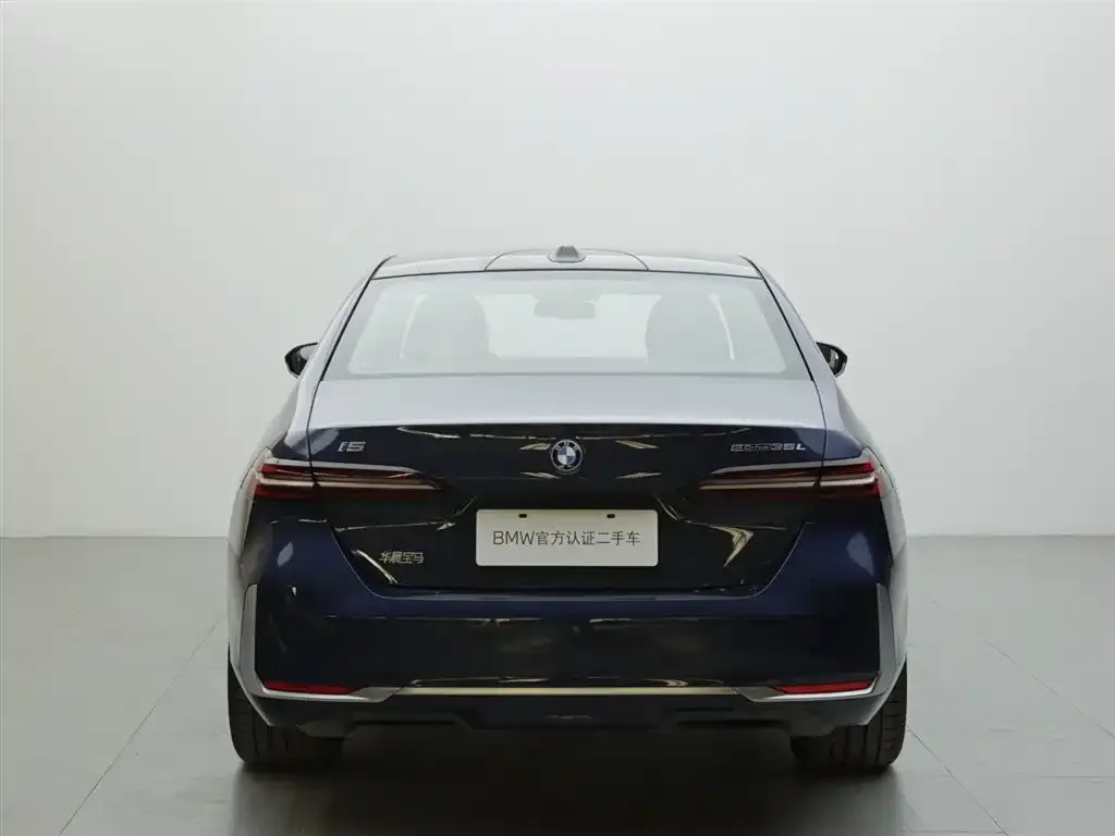 BMW i5 — фото 2