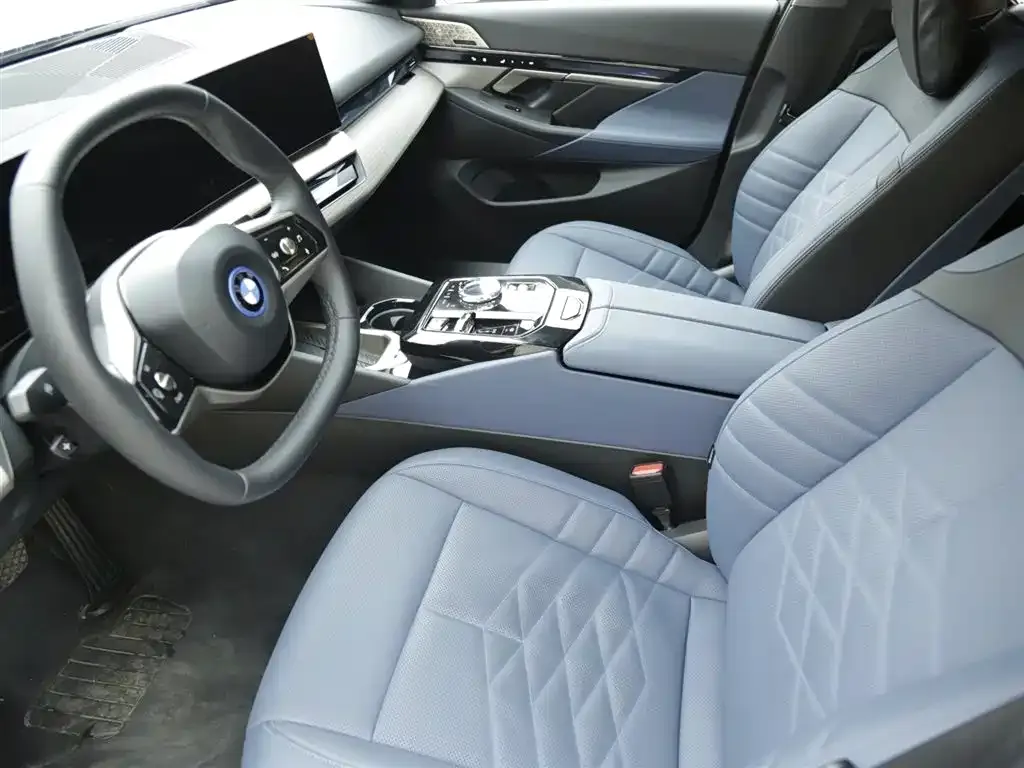 BMW i5 — фото 9